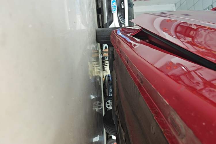 Used Roewe i5 2019 1.5L Manual 4G Connect Leehao Flagship Edition Right Side Sill