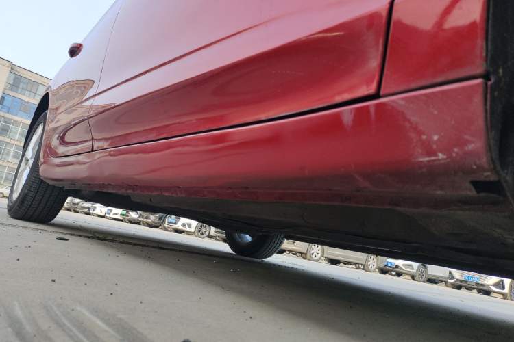 Used Roewe i5 2019 1.5L Automatic 4G Connected Langyue Edition Right Side Sill