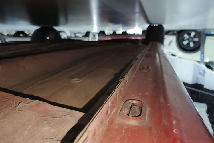 Used Roewe i5 2019 1.5L Manual 4G Connectable Langhao Edition Right Side Sill