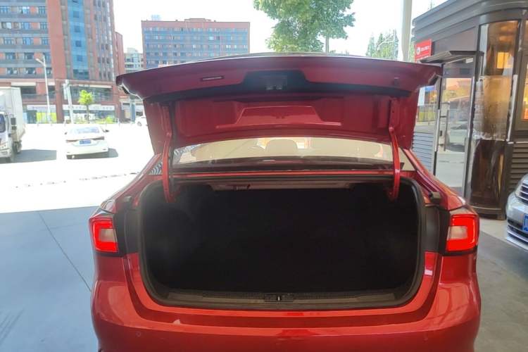 Used Roewe i5 2019 1.5L Automatic 4G Connected Linghao Flagship Edition Trunk