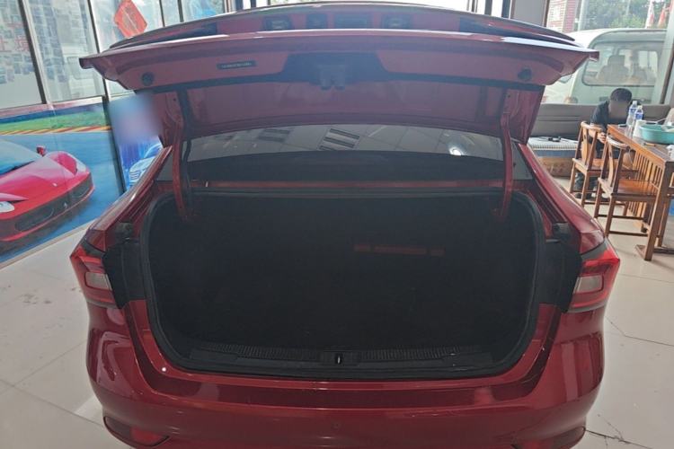 Used Roewe i5 2019 1.5L Manual 4G Connect Leehao Flagship Edition Trunk