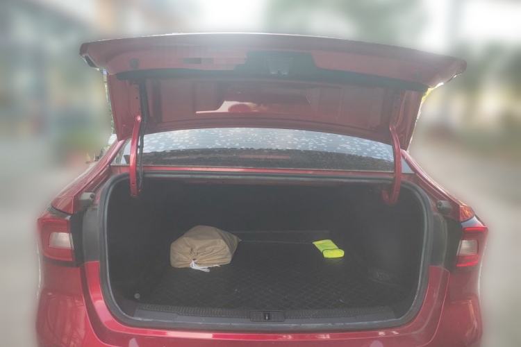Used Roewe i5 2019 1.5L Automatic 4G Connected Langyue Edition Trunk