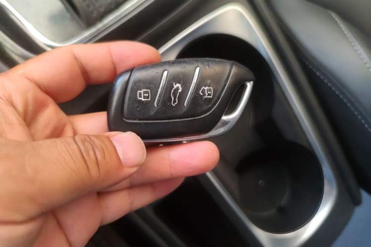 Used Roewe i5 2019 1.5L Automatic 4G Connected Linghao Flagship Edition Vehicle Key