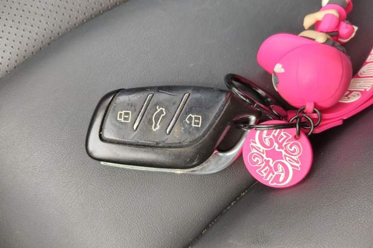 Used Roewe i5 2019 1.5L Automatic 4G Connected Linghao Flagship Edition Vehicle Key