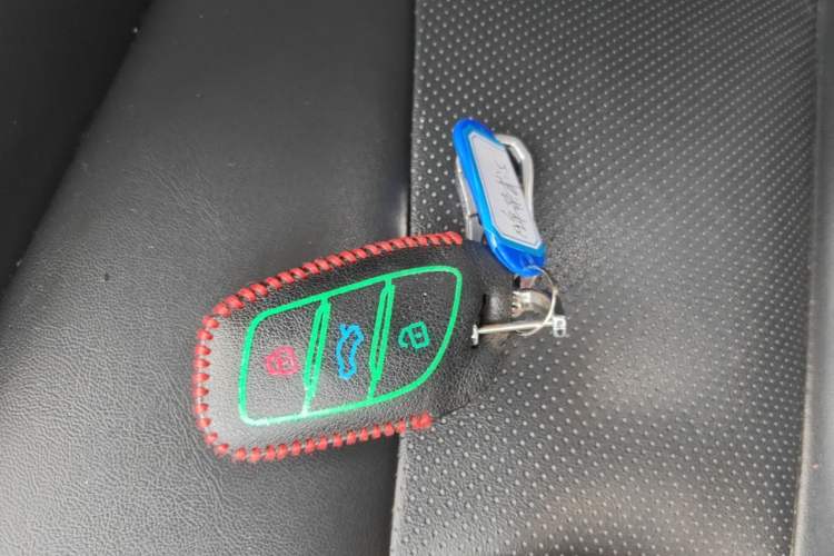 Used Roewe i5 2019 20T Automatic 4G Connected Supercharged Flagship Edition Vehicle Key