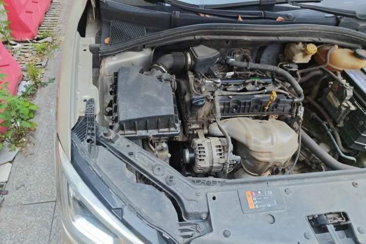 Used Roewe i5 2019 1.5L Automatic 4G Connected Linghao Edition Engine Bay Right
