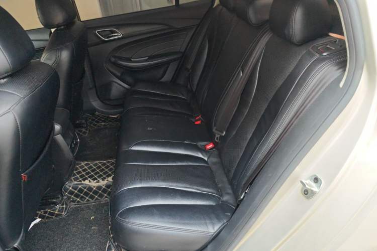 Used Roewe i5 2019 1.5L Automatic 4G Connected Linghao Edition Left Rear Seat