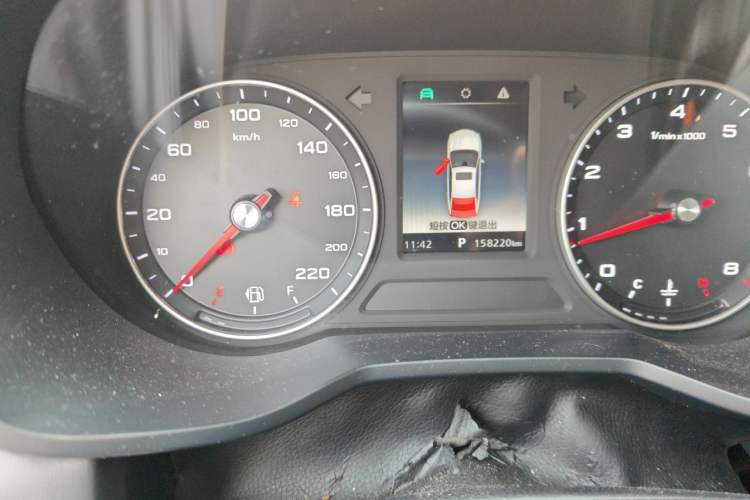 Used Roewe i5 2019 1.5L Automatic 4G Connected Linghao Edition Odometer Close Up
