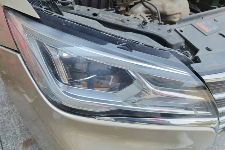 Used Roewe i5 2019 1.5L Automatic 4G Connected Linghao Edition Right Front Headlight