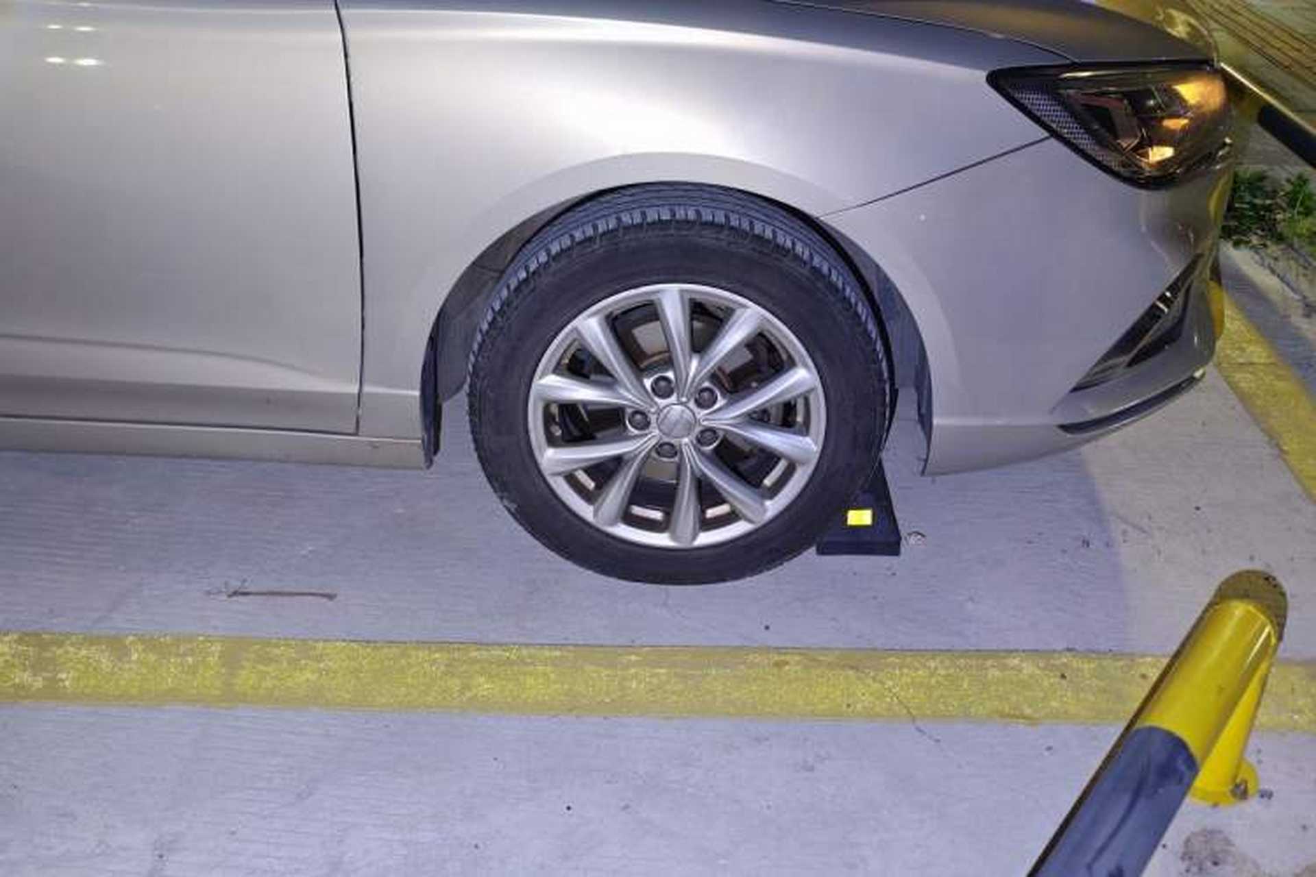 Used Roewe i5 2019 1.5L Automatic 4G Connected Langyue Edition Right Front Wheel Hub
