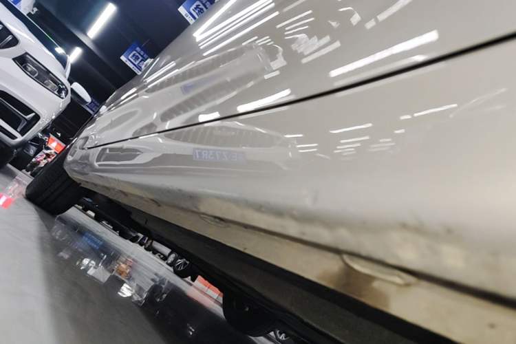 Used Roewe i5 2019 1.5L Automatic 4G Connected Linghao Flagship Edition Right Side Sill