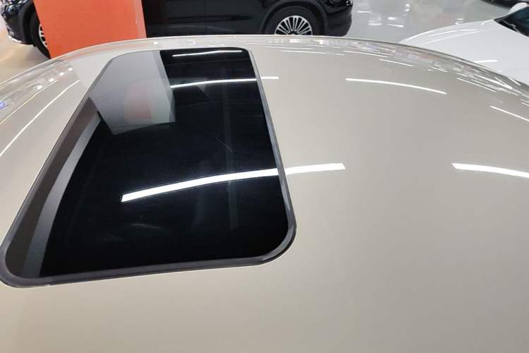 Used Roewe i5 2019 1.5L Automatic 4G Connected Linghao Flagship Edition Roof