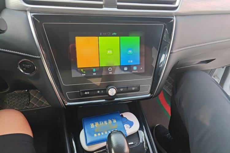 Used Roewe i5 2019 1.5L Automatic 4G Connected Linghao Edition Audio And AC Panel