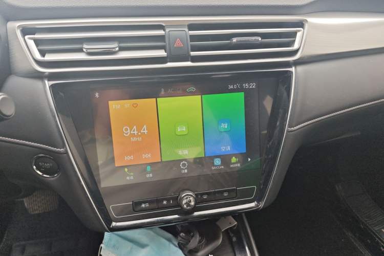 Used Roewe i5 2019 1.5L Automatic 4G Connected Linghao Flagship Edition Audio And AC Panel
