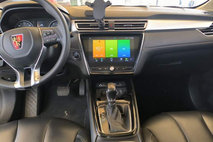 Used Roewe i5 2019 1.5L Automatic 4G Connected Langhao Edition Audio And AC Panel