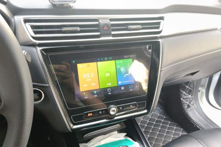 Used Roewe i5 2019 1.5L Automatic 4G Connected Langyue Edition Audio And AC Panel