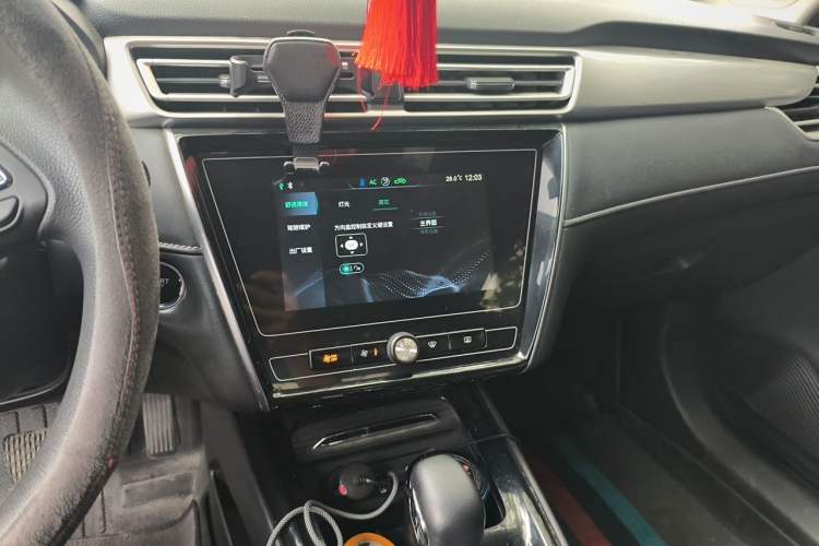 Used Roewe i5 2019 1.5L Automatic 4G Connected Linghao Edition Audio And AC Panel
