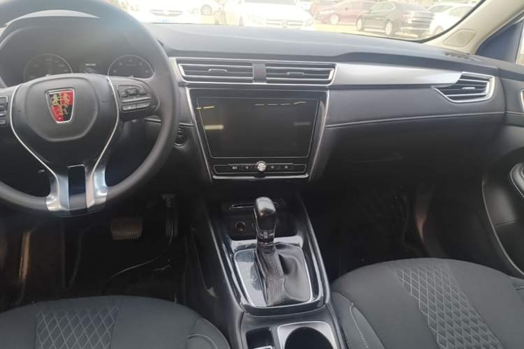 Used Roewe i5 2019 1.5L Automatic 4G Connected Langyue Edition Audio And AC Panel