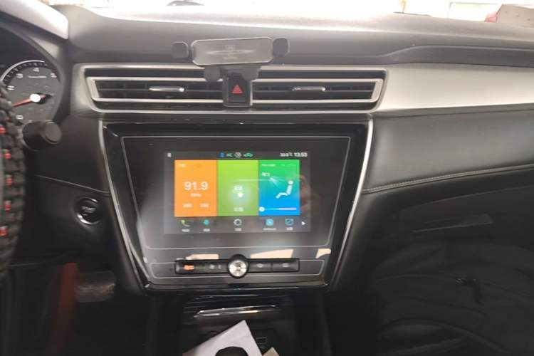 Used Roewe i5 2019 1.5L Automatic 4G Connected Linghao Edition Audio And AC Panel