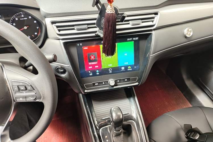 Used Roewe i5 2019 1.5L Automatic 4G Connected Langhao Edition Audio And AC Panel