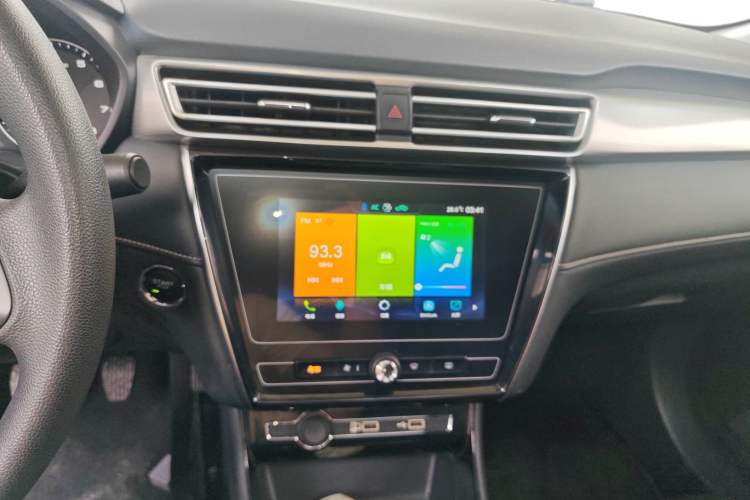 Used Roewe i5 2019 1.5L Manual 4G Connect Leehao Flagship Edition Audio And AC Panel