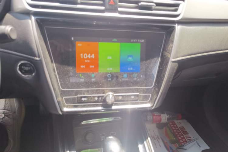 Used Roewe i5 2019 1.5L Automatic 4G Connected Linghao Edition Audio And AC Panel
