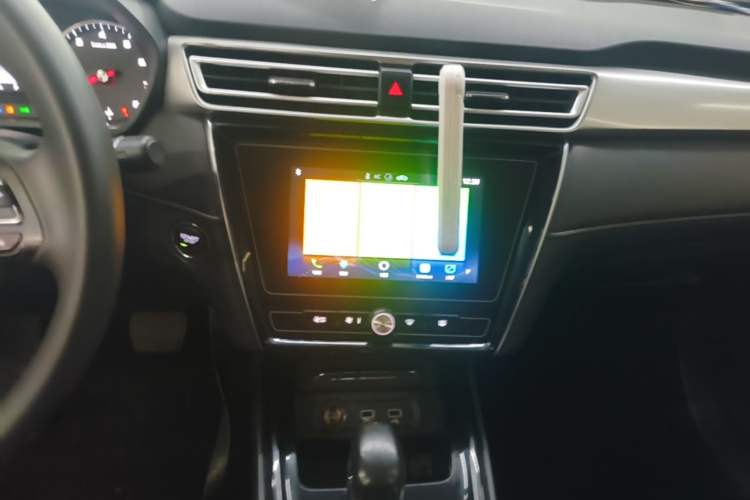 Used Roewe i5 2019 1.5L Automatic 4G Connected Linghao Edition Audio And AC Panel
