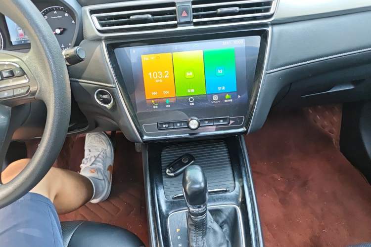 Used Roewe i5 2019 1.5L Automatic 4G Connected Langhao Edition Audio And AC Panel