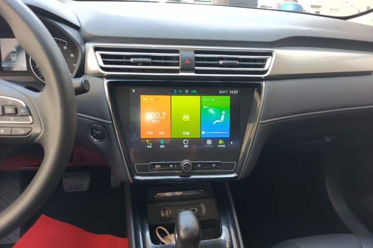 Used Roewe i5 2019 1.5L Automatic 4G Connected Langhao Edition Audio And AC Panel