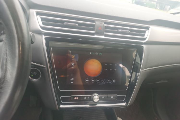 Used Roewe i5 2019 1.5L Automatic 4G Connected Langyue Edition Audio And AC Panel