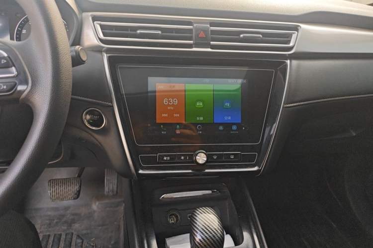 Used Roewe i5 2019 1.5L Automatic 4G Connected Linghao Edition Audio And AC Panel