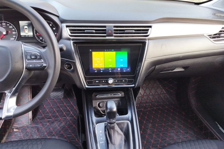 Used Roewe i5 2019 1.5L Automatic 4G Connected Langyue Edition Audio And AC Panel