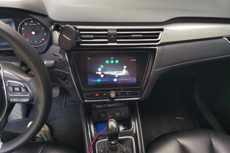 Used Roewe i5 2019 1.5L Automatic 4G Connected Langyue Edition Audio And AC Panel