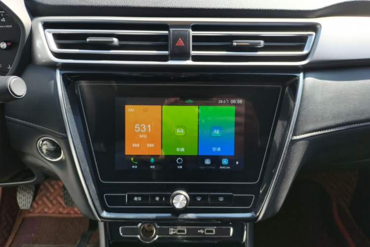 Used Roewe i5 2019 1.5L Manual 4G Connect Leehao Flagship Edition Audio And AC Panel