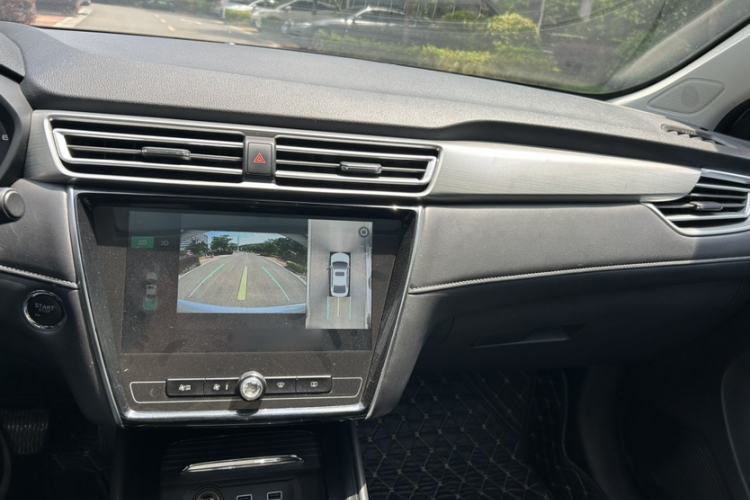 Used Roewe i5 2019 1.5L Automatic 4G Connected Langhao Edition Audio And AC Panel