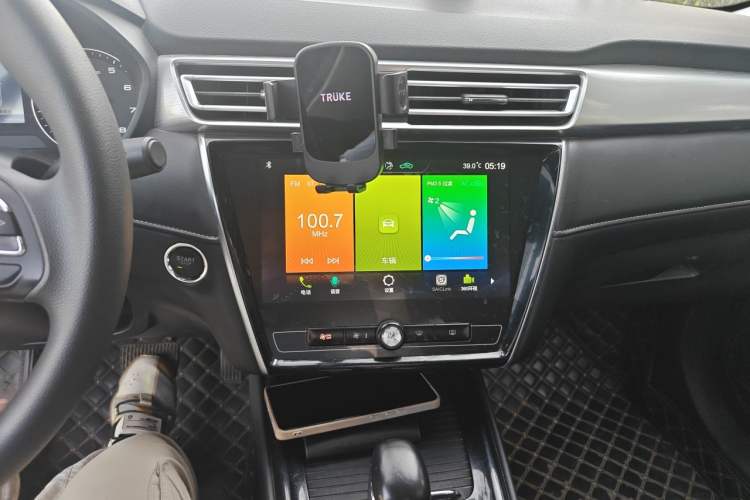 Used Roewe i5 2019 1.5L Automatic 4G Connected Langhao Edition Audio And AC Panel