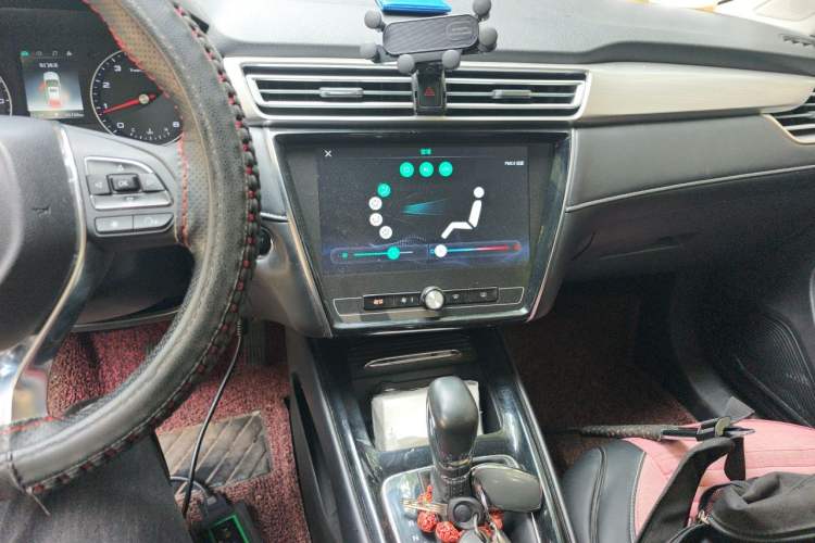 Used Roewe i5 2019 1.5L Automatic 4G Connected Langhao Edition Audio And AC Panel