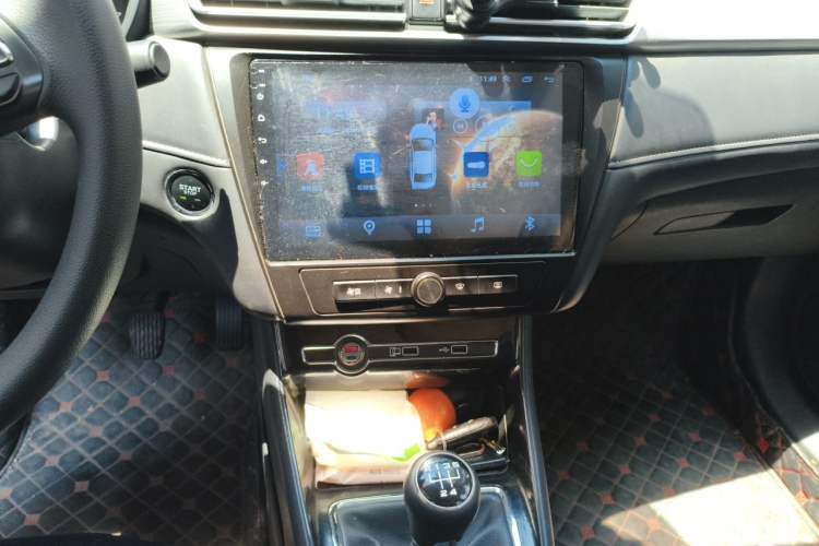 Used Roewe i5 2019 1.5L Manual 4G Connectable Langhao Edition Audio And AC Panel