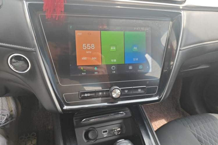 Used Roewe i5 2019 1.5L Automatic 4G Connected Langyue Edition Audio And AC Panel