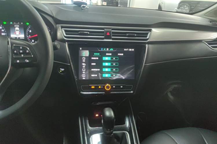 Used Roewe i5 2019 1.5L Automatic 4G Connected Langhao Edition Audio And AC Panel