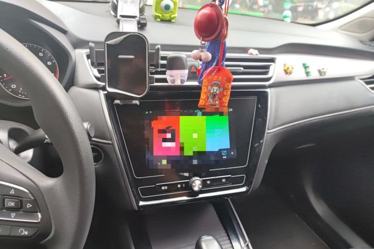 Used Roewe i5 2019 1.5L Automatic 4G Connected Langyue Edition Audio And AC Panel