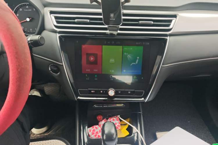 Used Roewe i5 2019 1.5L Automatic 4G Connected Langhao Edition Audio And AC Panel