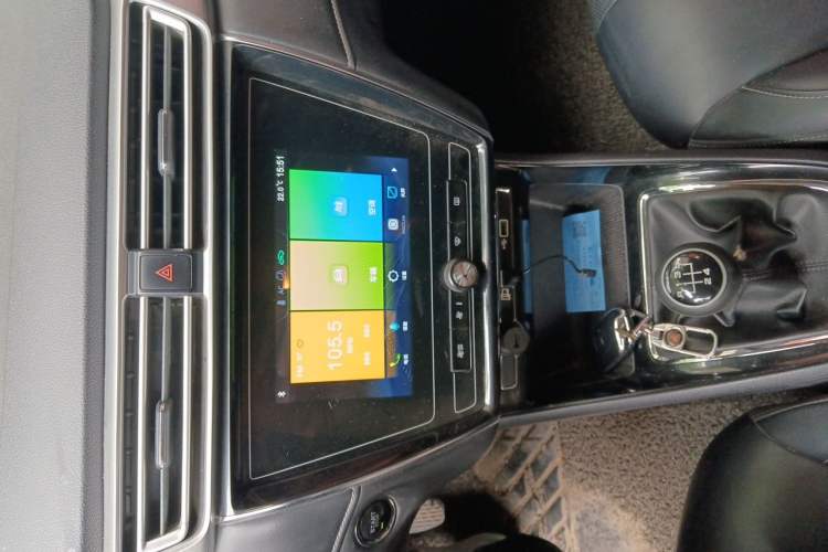 Used Roewe i5 2019 1.5L Manual 4G Connectable Langhao Edition Audio And AC Panel