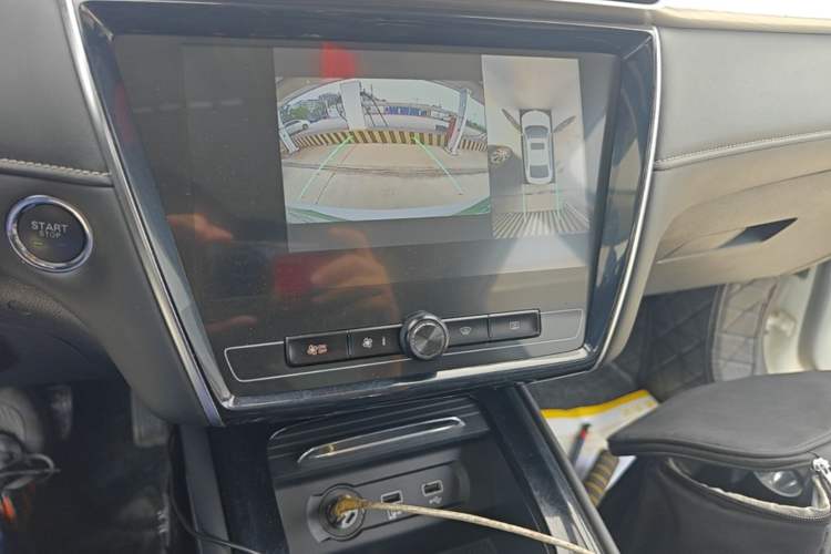 Used Roewe i5 2019 1.5L Automatic 4G Connected Linghao Flagship Edition Audio And AC Panel