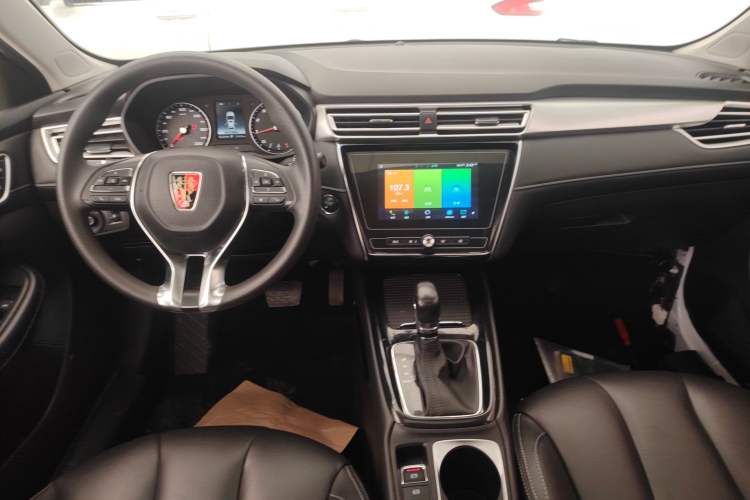 Used Roewe i5 2019 1.5L Automatic 4G Connected Linghao Edition Audio And AC Panel