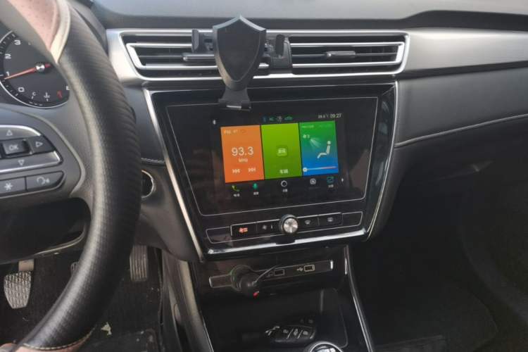 Used Roewe i5 2019 1.5L Manual 4G Connected Langyue Edition Audio And AC Panel