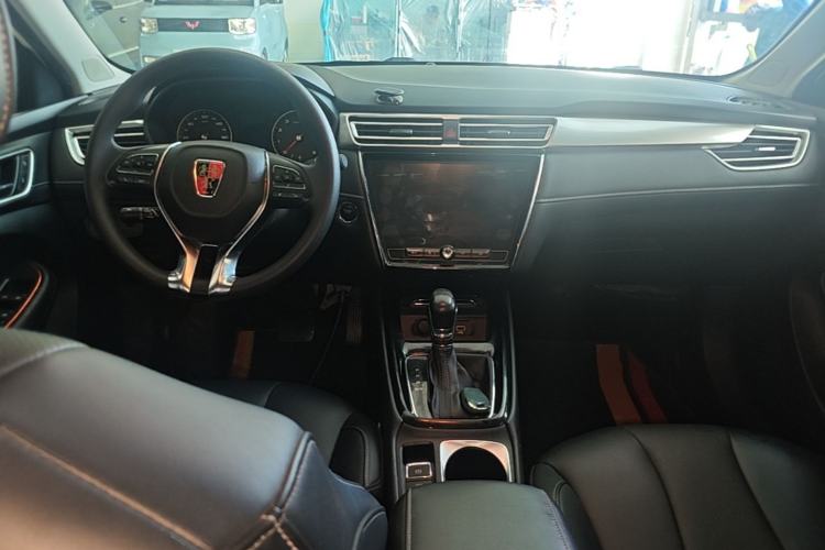 Used Roewe i5 2019 1.5L Automatic 4G Connected Langhao Edition Center Console