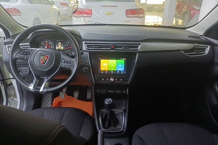 Used Roewe i5 2019 1.5L Manual 4G Connected Langyue Edition Center Console
