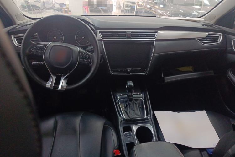 Used Roewe i5 2019 1.5L Automatic 4G Connected Langhao Edition Center Console