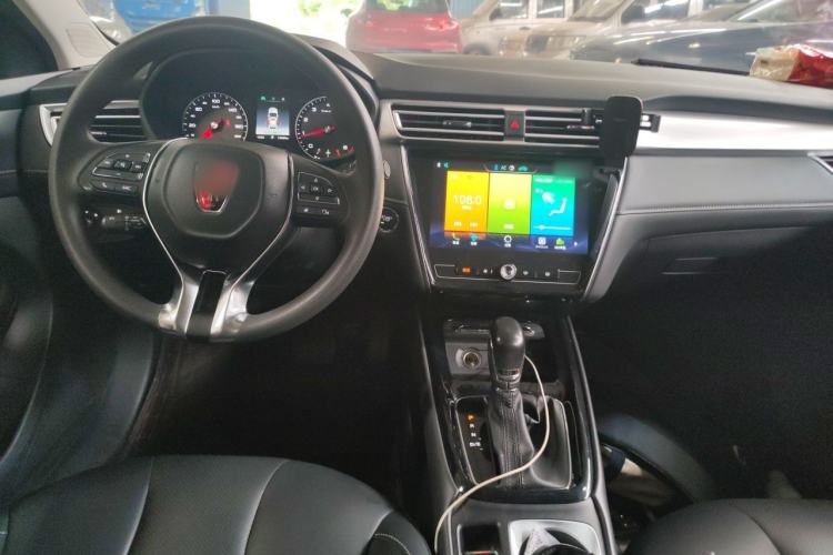 Used Roewe i5 2019 1.5L Automatic 4G Connected Langhao Edition Center Console